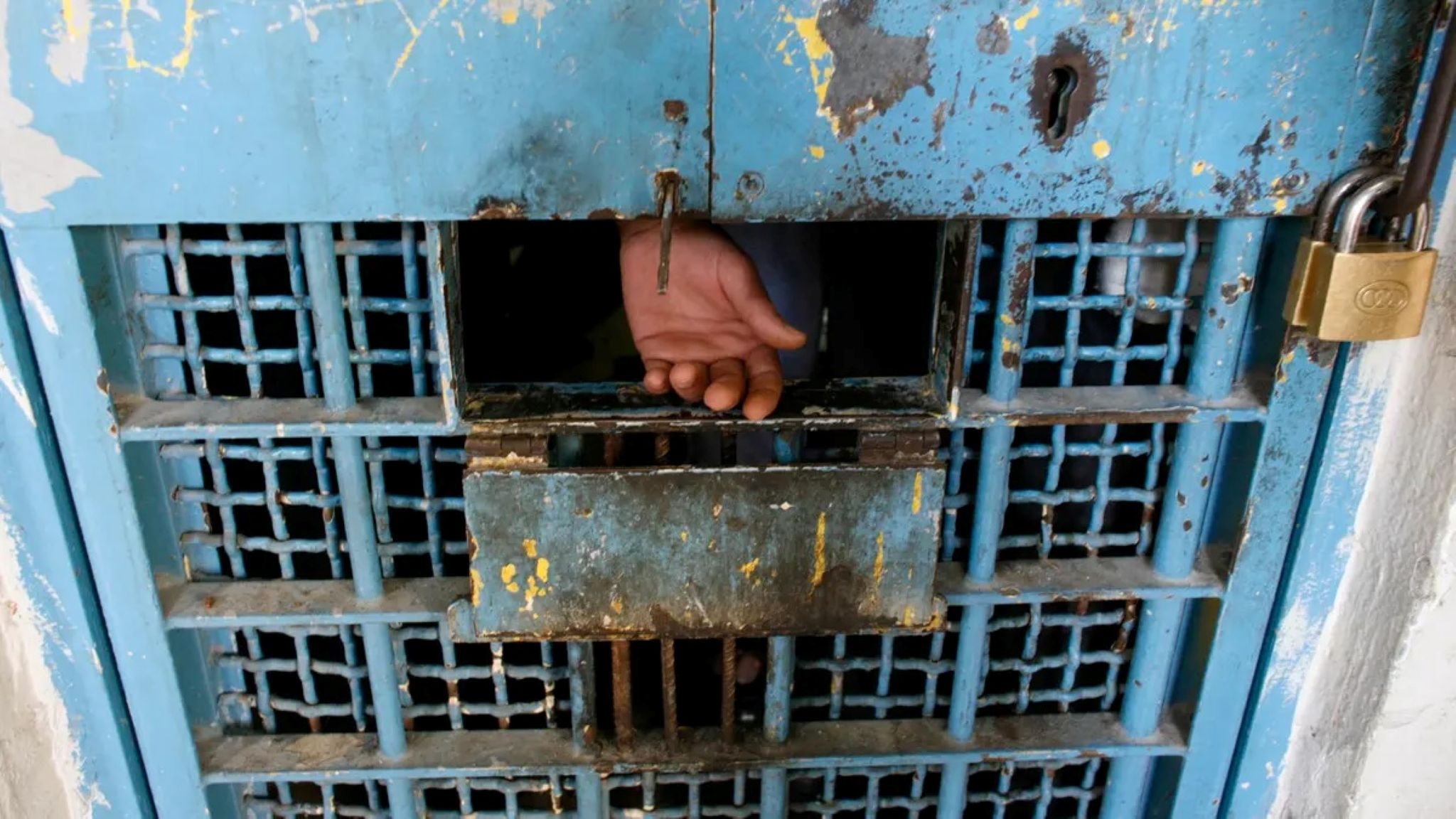 https://newyorkwarcrimes.com/media/pages/against-the-clock-prison-and-time/0dcfe88199-1776294686/a-freeze-that-never-thaws.jpg