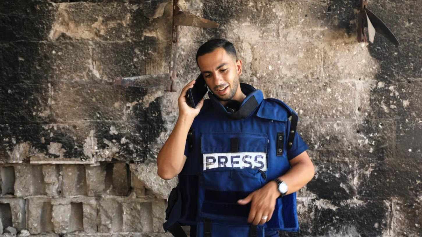 https://newyorkwarcrimes.com/media/pages/the-martyr-anas-al-sharif/c5f7c9e890-1755011120/anas-al-sharif-16x9.jpg