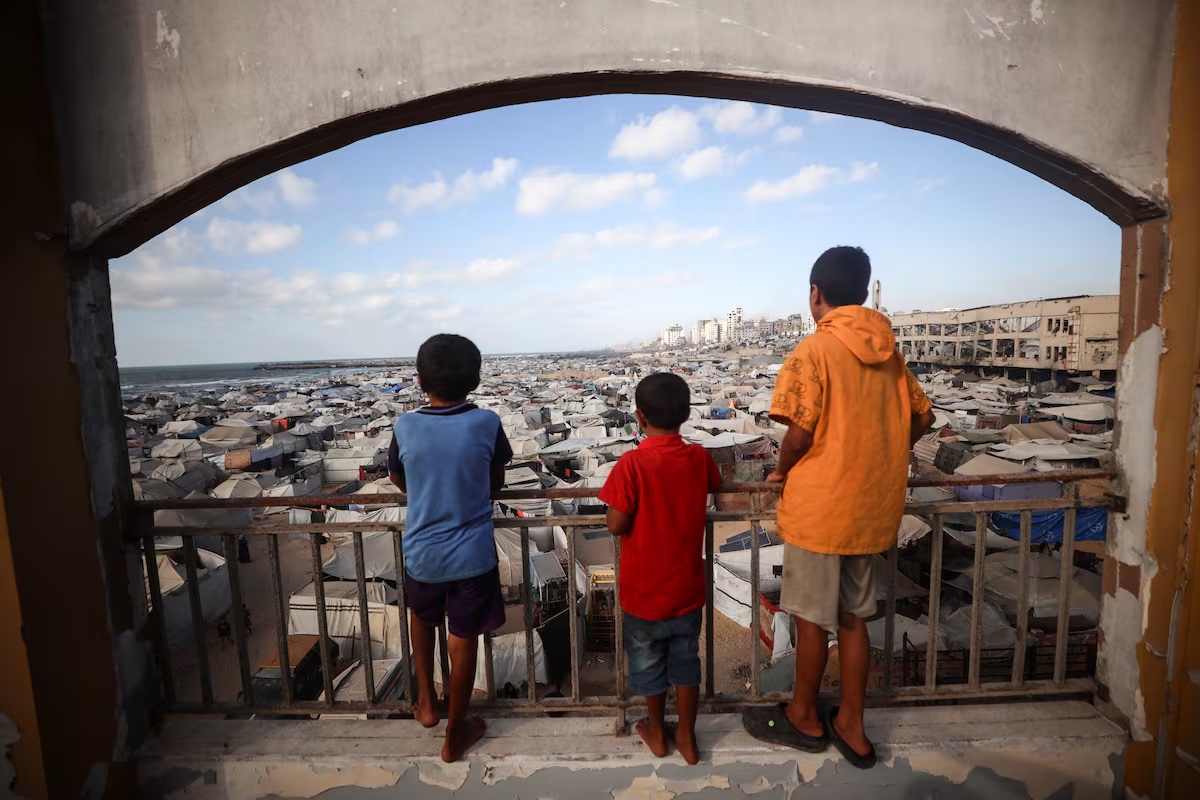 https://newyorkwarcrimes.com/media/pages/to-keep-the-will/3d58368678-1759769172/p02_three-boys-in-gaza.jpg